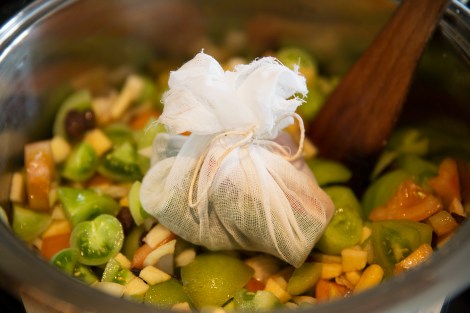 green-tomato-chutney