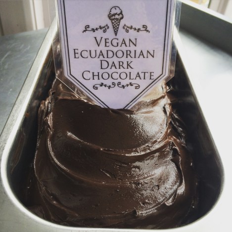 vegan-dark-chocolate-gelato