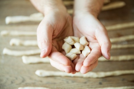 orecchiette-hands