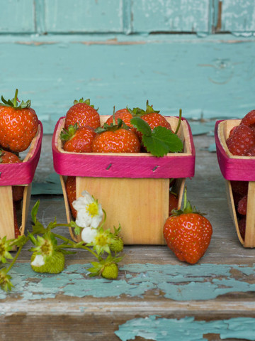 wooden_food_basket_portrait_large