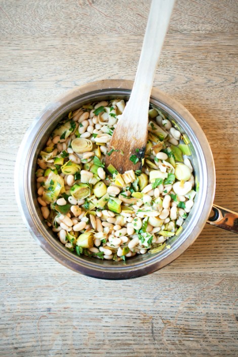cannellini-leeks-pan-above